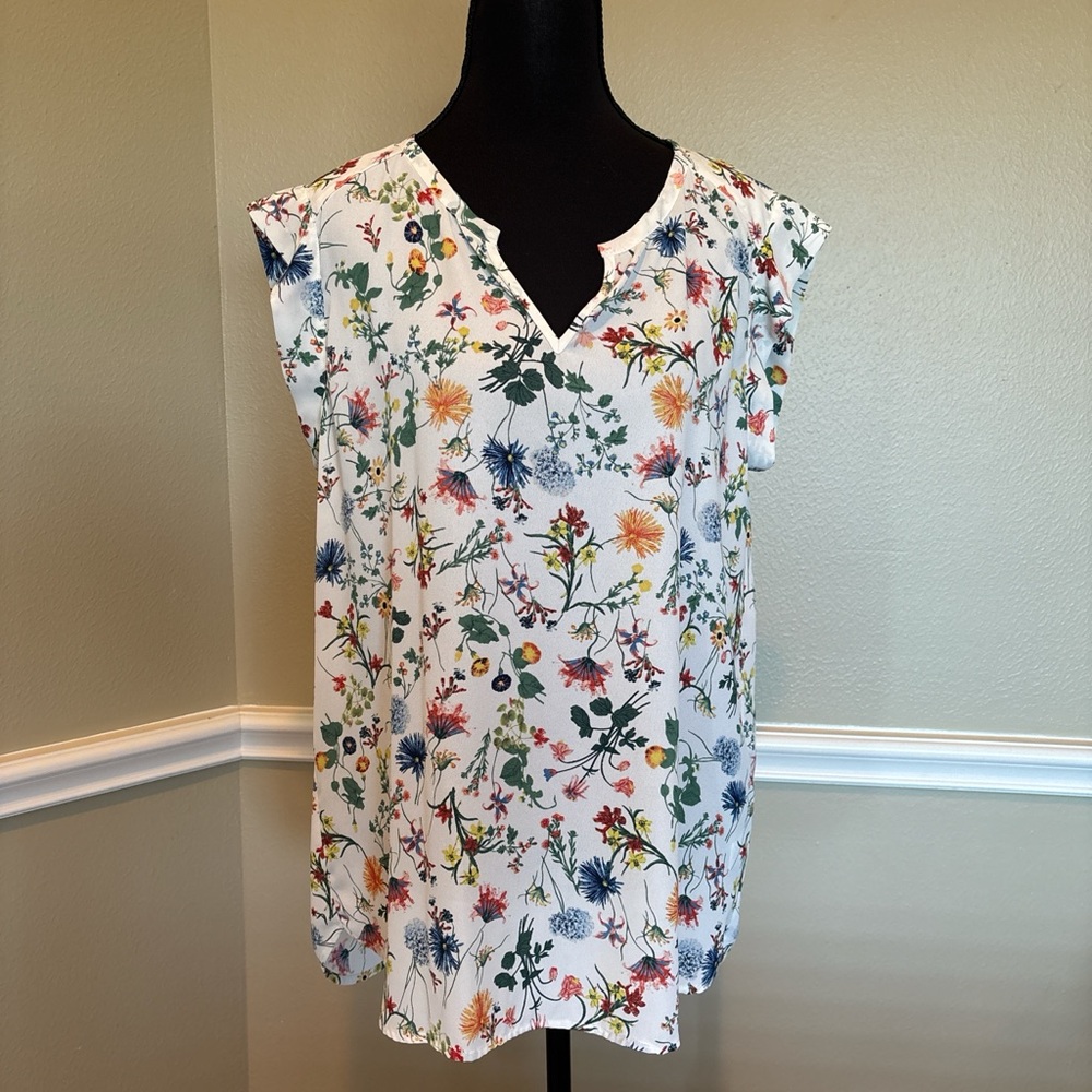 Pleione Anthropologie Cottagecore Feminine Floral Tunic Blouse Split Neck Sz M